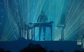 Jean-Michel Jarre: « Mark Zuckerberg n’aurait-il pas une vision old school du Metaverse? »