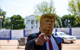 Truth Social : Donald Trump dévoile enfin son réseau social… et c’est loin d’être une réussite !
