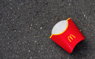 McDonald’s ne veut plus que son logo soit associé au mot déchet!