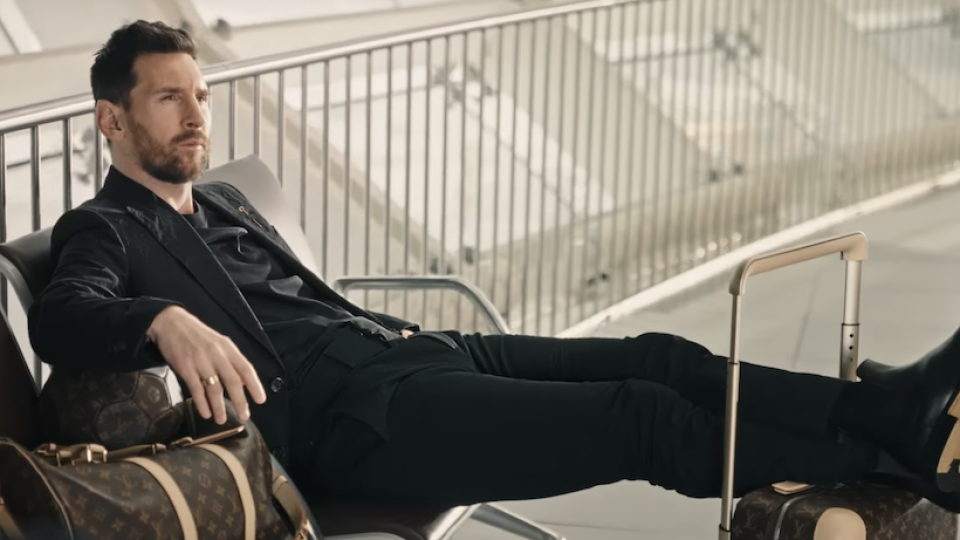 Messi continue de jouer la montre sur son avenir dans une publicité Louis  Vuitton - Influencia