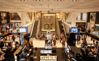 RetailFictions : 4 scénarii pour explorer les enjeux futurs du retail