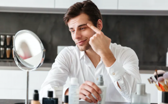 Maquillage, chirurgie esthétique, tatouage… la beauté, un drôle de marché