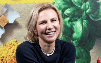 Aude Gandon, Global CMO de Nestlé fait part des premiers retours d’expérience obtenus avec l’IA générative.