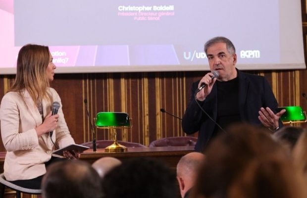 « L’étude de l’Arcom montre que dans les six ans à venir pour l’audiovisuel, c’est moins 30% de recettes publicitaires donc l’urgence est là », Christopher Baldelli