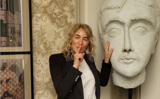 « À 15 ans, j’ai été Présidente d’entreprises du CAC 40 grâce aux fausses cartes de visite façonnées par mon père », Michèle Benzeno (Webedia)