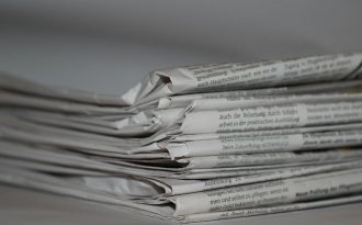 Pourquoi de nombreux journaux français célèbrent leurs 80 ans en 2024 ?